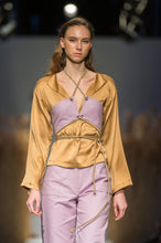Load image into Gallery viewer, Cinder silk blouse / camel