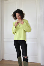 Load image into Gallery viewer, Challenger blouse / lime
