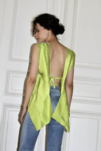 Load image into Gallery viewer, Cascade silk top / lime