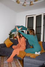 Load image into Gallery viewer, Soft scarf / turquoise