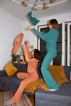 Load image into Gallery viewer, Soft scarf / turquoise