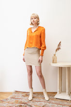 Load image into Gallery viewer, Giggle silk blouse / orange
