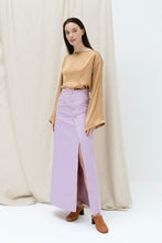 Load image into Gallery viewer, Noah silk blouse / camel
