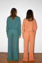 Load image into Gallery viewer, Homewear / Soft flare trousers / turquoise
